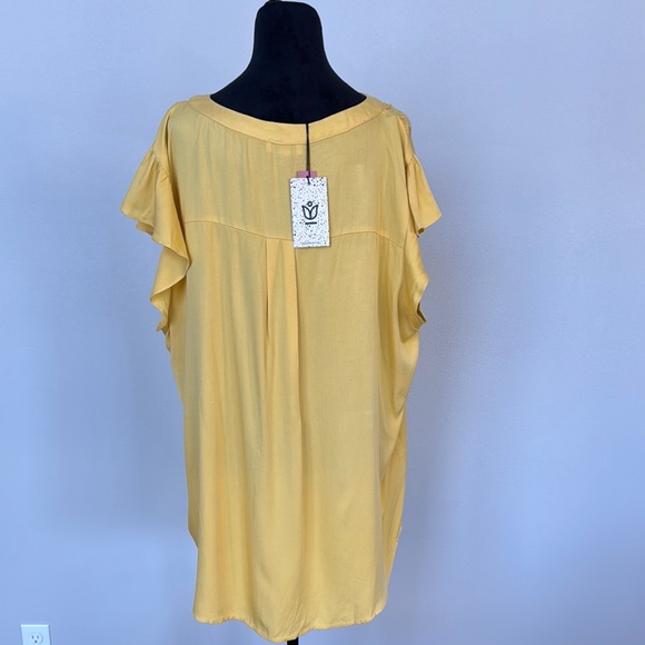 ANDREE BY UNIT Yellow Blouse with Elegant Design - Picture 5 of 9